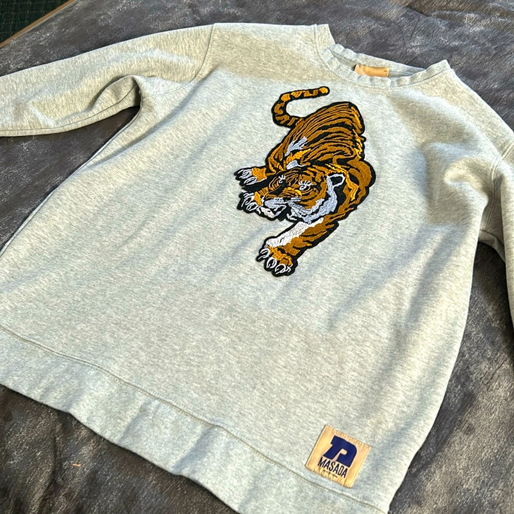 Mens Masada jeans tiger sweatshirt size Sm